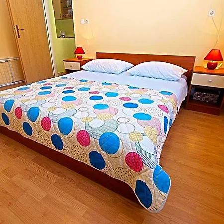 1230 Pula